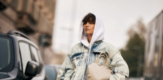 Hoodies με τέχνη: Η μόδα αγκαλιάζει την αυθεντικότητα και την ελληνική ταυτότητα