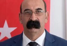 Τουρκία: Το εντυπωσιακό μουστάκι που «έκανε» αξιωματούχο viral στα social media