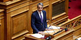 Μητσοτάκης: Ρελάνς στη Βουλή, Συνταγματικά Ανοίγματα και Έμφαση στην Τρίτη Τετραετία