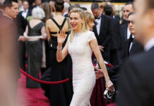 Ναόμι Γουότς: Μεταμορφώνεται στη θρυλική μπαλαρίνα Μάργκοτ Φοντέιν