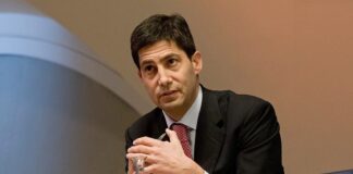 Fed: Άρση Βέτο Γερουσιαστή Τίλις Ανοίγει τον Δρόμο για Γουόρς