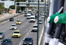 «Φωτιά» στην αντλία: Σπάει το φράγμα των 2 ευρώ η αμόλυβδη