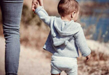 Νταντάδες Γειτονιάς: Πώς οι δικαιούχοι υποβάλλουν αίτηση στο πρόγραμμα