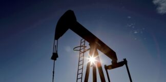 Brent πάνω από $100: Ιράν καταλαμβάνει πλοία στα Στενά του Ορμούζ