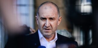 Βουλγαρία: Ο Ράντεφ νικητής, αυτοδύναμη κυβέρνηση μετά από 8 εκλογές