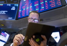 Wall Street: Νέα ρεκόρ εν μέσω ελπίδων για ειρήνη στη Μέση Ανατολή