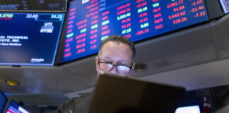 Wall Street: Νέα ρεκόρ εν μέσω ελπίδων για ειρήνη στη Μέση Ανατολή