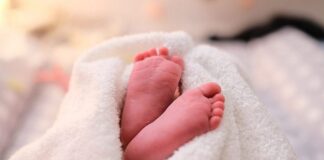 Δικηγόρος στον ανακριτή για εμπορία ανθρώπων – Η υπόθεση του συμφώνου και του βρέφους