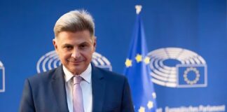Στο ΠΑΣΟΚ ο ευρωβουλευτής Νίκος Φαραντούρης: Επίσημη ανακοίνωση την Πέμπτη