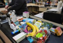 Απόλυση μετά από 25 χρόνια: Μια ταμία έχασε τη δουλειά της για 2,5 ευρώ