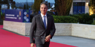 Μητσοτάκης σε Τρίπολη: Επίσκεψη σε φαρμακοβιομηχανίες & συζήτηση στη Νέα Δημοκρατία