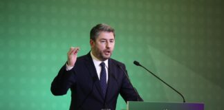 Ανδρουλάκης: Νέα εποχή στην εργασία – Προτάσεις για 32ωρο με πλήρη απασχόληση