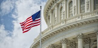 Συναγερμός Λευκού Οίκου: Η Κίνα αντιγράφει αμερικανικές τεχνολογικές καινοτομίες