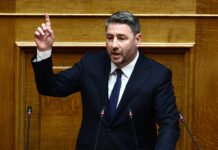 Ανδρουλάκης: «Χυδαίο ντιλάρισμα» για την κυβέρνηση, «ψίχουλα» για τους πολίτες