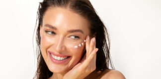 Η κρέμα ματιών που ανανεώνει την εμφάνιση από την πρώτη νύχτα