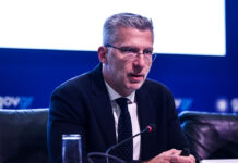 Εσωκομματική Φωτιά: Βουλευτές εναντίον Σκέρτσου – Το Μαξίμου σε Ρόλο Πυροσβέστη