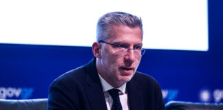 Εσωκομματική Φωτιά: Βουλευτές εναντίον Σκέρτσου – Το Μαξίμου σε Ρόλο Πυροσβέστη