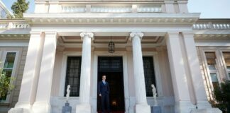Μητσοτάκης: Επικοινωνία με Ευρωπαίο Επίτροπο – Εξελίξεις στο Μαξίμου