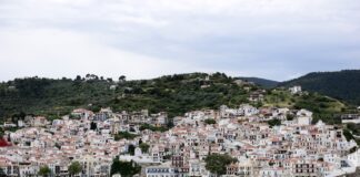 Σκόπελος: Άμεση διακομιδή 19 μηνών βρέφους στον Βόλο λόγω υποψίας δηλητηρίασης