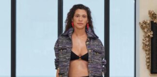 Έγκυος στην πασαρέλα της Chanel: Ποιο είναι το μοντέλο από το Όσλο που προκάλεσε αίσθηση;