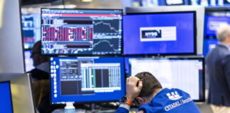 Wall Street σε αναταραχή: Φόβοι για Ιράν, ομόλογα και Nvidia "ζορίζουν" αγορές