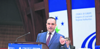 Κουκάς: Από Μύκονο Στρασβούργο – Το μήνυμα της επιτυχίας στην Ευρώπη