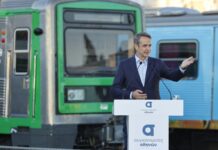 Μητσοτάκης: 1.076 νέα οχήματα και προσλήψεις για την αναβάθμιση των συγκοινωνιών