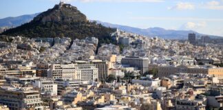 Ακίνητα: Υπερβολικές Τιμές «Τιμωρούνται» – Η Αγορά Απαντά με Αργές Πωλήσεις
