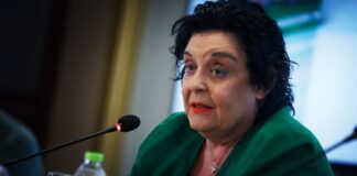 Κανέλλη: «Καπηλεία» ονόματος από Τσίπρα – Σφοδρή κριτική για την παρουσίαση στο Θησείο