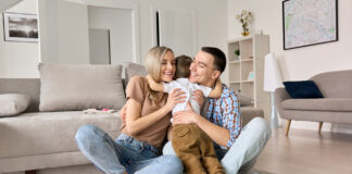Millennials: Νέα Γονεϊκότητα με Λιγότερο Στρες, Περισσότερη Αγάπη (Viral TikTok Trend)