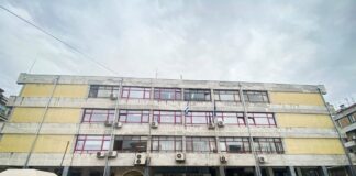 Επικινδυνότητα του κτιρίου της Νομαρχίας καταγγέλλουν οι υπάλληλοί της