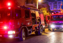 ΑΓΩΝΙΑ ΣΤΟ ΩΡΑΙΟΚΑΣΤΡΟ: Αστυνομικοί έσωσαν μητέρα με τρία παιδιά από φλεγόμενο σπίτι