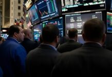 Wall Street: Ποδαρικό για το Μάιο με δεύτερο σερί ρεκόρ για S&P 500 και Nasdaq