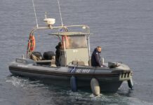 Σάμος: Εντυπωσιακή καταδίωξη ταχύπλοου, συνελήφθη διακινητής, διασώθηκαν 14 μετανάστες