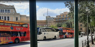 Αθήνα: Χάος στους δρόμους με τουριστικά λεωφορεία – Ραγδαίες οι παρεμβάσεις