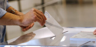 Δημοσκόπηση: Άνοδος ΝΔ μετά τα μέτρα, ισχυρός Μητσοτάκης, νέες πολιτικές δυνάμεις στον ορίζοντα