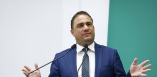 Τσουκαλάς: Η κυβέρνηση αγνοεί καρτέλ & ευθύνες για την ακρίβεια