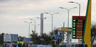 Ουκρανία: Πώς τα drones «πνίγουν» την Κριμαία – Η άδεια πρατήρια και το δελτίο στα καύσιμα
