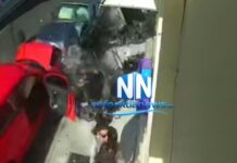 Σοκαριστική στιγμή: Γυναίκα άρπαξε παιδί δευτερόλεπτα πριν το τροχαίο στη Ναύπακτο