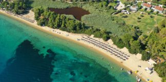 Βρωμόλιμνος Σκιάθου: Από απωθητικό όνομα σε hot τουριστικό προορισμό