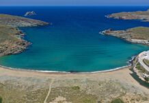 Κολυμπήθρα Τήνου: Η Παραλία «Δύο Όψεων» για Όλους!