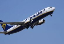 Ryanair: Απειλεί με περικοπές πτήσεων στην Ελλάδα λόγω αύξησης τελών