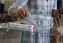 Δημοσκόπηση: ΝΔ πρώτη, πίσω η ΕΛΑΣ – 8 κόμματα Βουλή