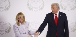 Η Αμερικανική Εξωτερική Πολιτική Υπό Πίεση: Η Θέση του Τραμπ σε Κρίση