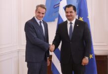Μητσοτάκης-Χαφτάρ: Στρατηγικές συζητήσεις για Ελλάδα-Λιβύη