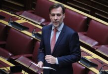 Δημοκράτες: Και ο Χουρδάκης αποχωρεί μετά την Τζάκρη – Τι δήλωσε