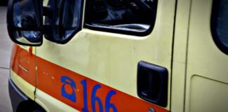 Λευκάδα: Σοβαρά τραυματισμένη τουρίστρια από πτώση βράχου – Στη ΜΕΘ του ΚΑΤ