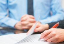 Εξωδικαστικός συμβιβασμός: Από 5.000€ χρέη, προστασία περιουσίας για 1 εκατ. οφειλέτες