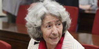 «Ο πατέρας μου δεν έγραψε ποίηση για να έχω εγώ προίκα»: Η νέα αιχμή της Έρης Ρίτσου για τον Γιώργο Χατζιδάκι