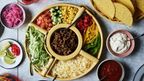 Tacos: Το Εθνικό "Comfort Food" της Νορβηγίας Κάθε Παρασκευή